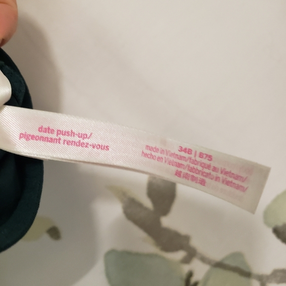 Victoria's Secret Pink Lace T-Back Bra Front Closure Date Push-Up - Picture 4 of 4